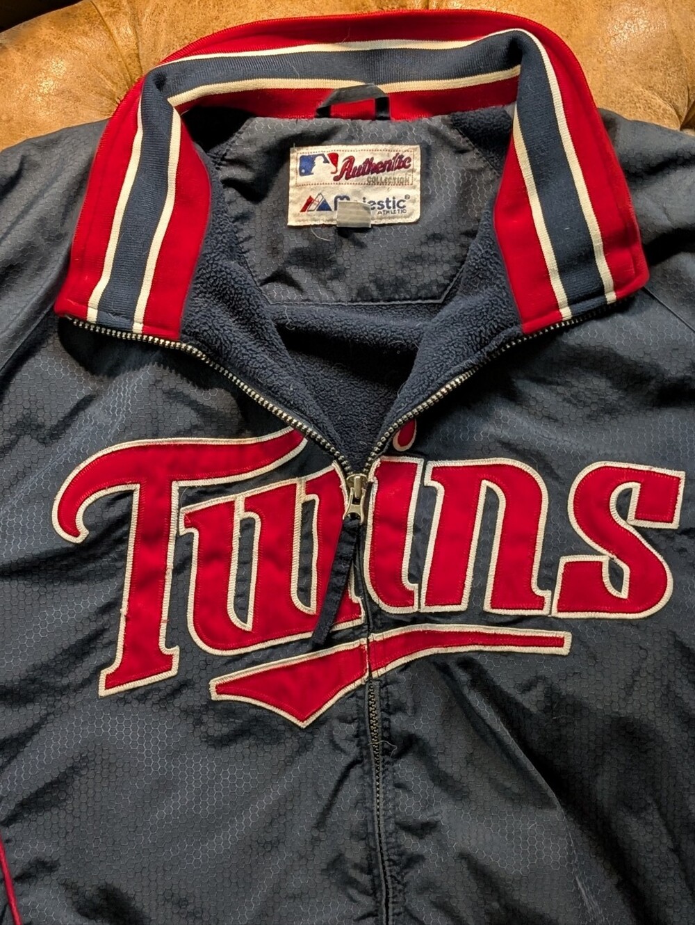 Majestic MLB Minnesota Twins XL Vintage 90s Embroidered Stitched Logo Jacket